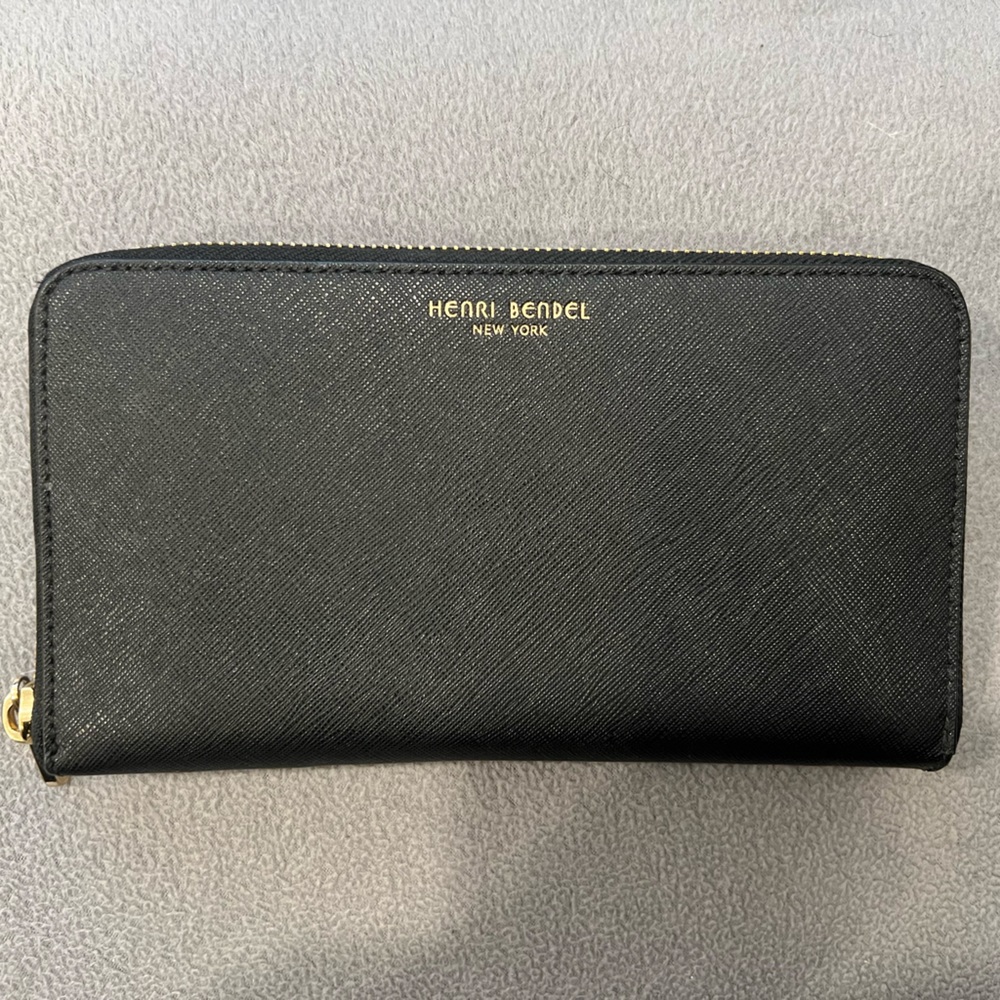 Henri Bendel Zip Around Wallet